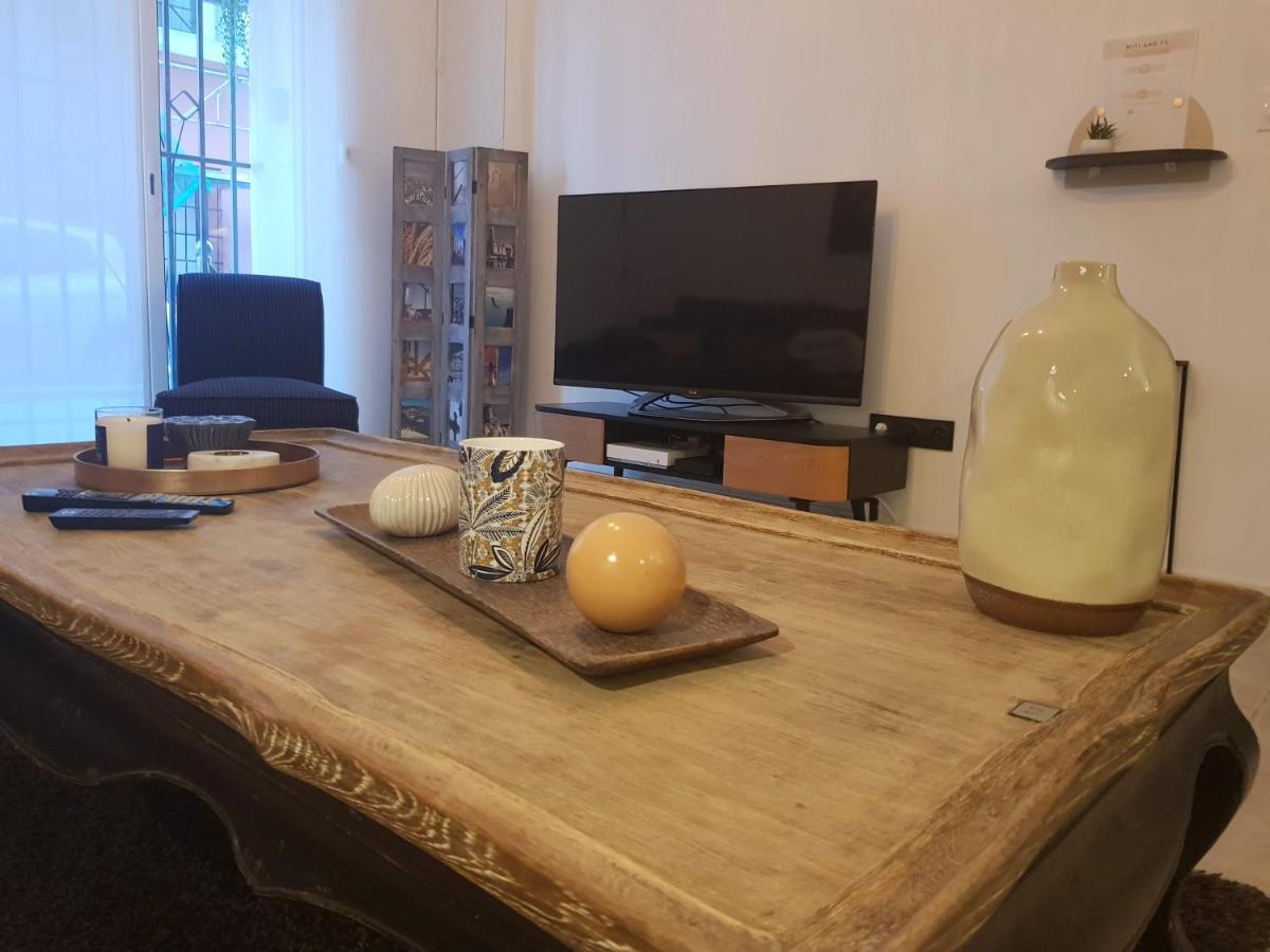 Le J&J Appartement Spacieux Climatise En Centre Ville 塞特港 外观 照片